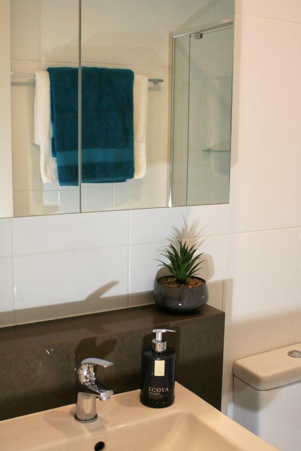 Governor Luxe 1 Bedroom Apartment In The Heart Of Barton Wifi Gym Wine Secure Parking Canberra Kingston Exterior foto